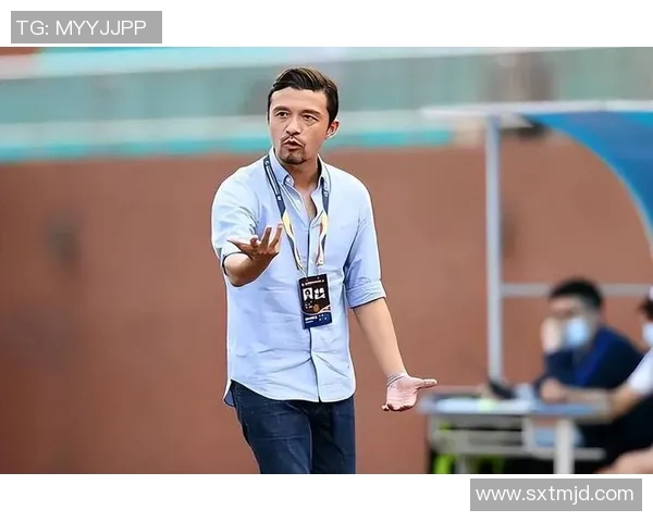 从监狱到绿茵场足球明星重返人生的教练之路